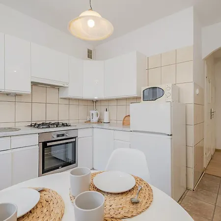 18 Apartment